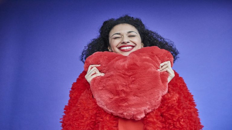 Observations from my professional experience studying individuals with high emotional intelligence—8 actions they consistently avoid during conversations with others.