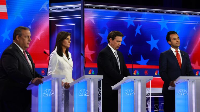 Rephrase the title:GOP debate stage shrinks to four candidates