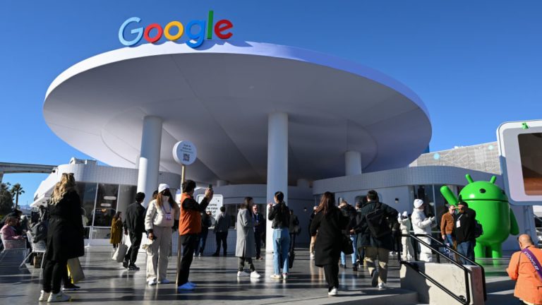 Rephrase the title:These 2 tech giants are showing even more discipline in their continued year of efficiency