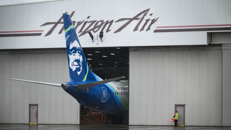 Rephrase the title:FAA halts production expansion, OKs inspection instructions