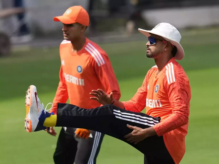 Rephrase the title:Indian batting coach urges patience with Gill, Iyer