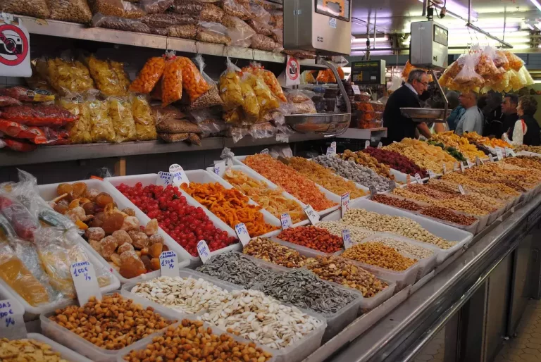 Rephrase the title:Retail inflation inches to 4-month high in Dec; IIP growth slips to 8-month low in Nov