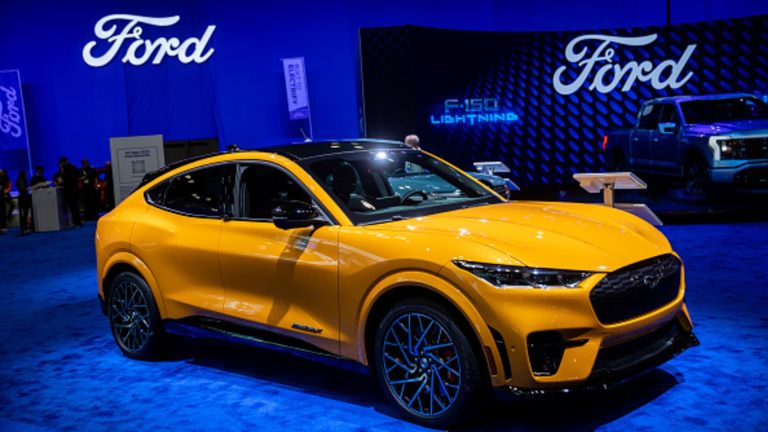 Rephrase the title:Ford reassessing EV plans, including vertical battery integration
