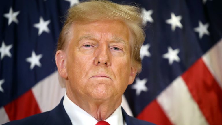 Rephrase the title:Appeals court denies ex-president immunity