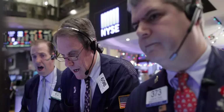 Rephrase the title:Stock market today: futures dip ahead of key January inflation report
