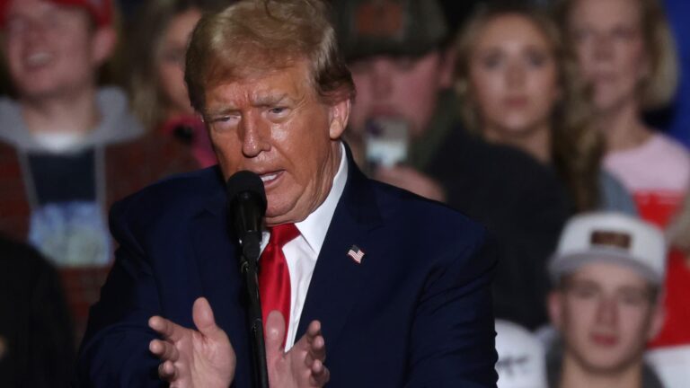 Rephrase the title:Trump loses bid to delay $83.3 million E. Jean Carroll judgment