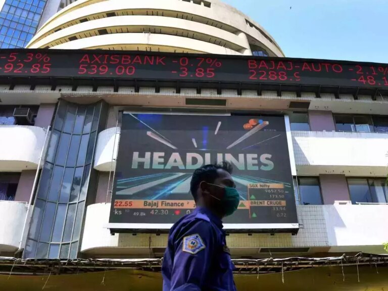 Rephrase the title:Stock market closes on negative note as Sensex ends winning streak
